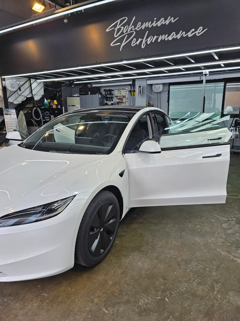 Tesla Model 3 HighlandのPPF施工事例|費用目安・仕上がり 施工写真 3-3