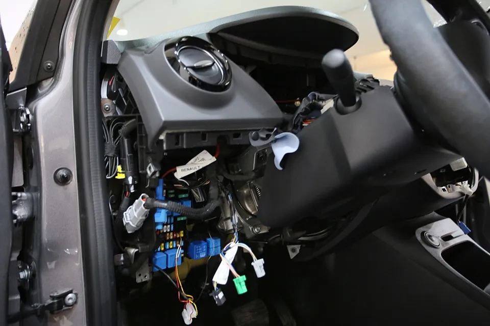 BMW M3 カーフィルム施工事例｜費用目安・仕上がり 施工写真 2-3