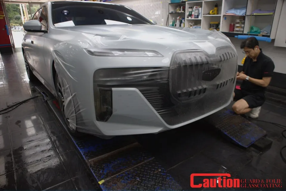 BMW 7 Series G11/G12 PPF施工事例|無光PPFとクローム除去 施工写真 2-3
