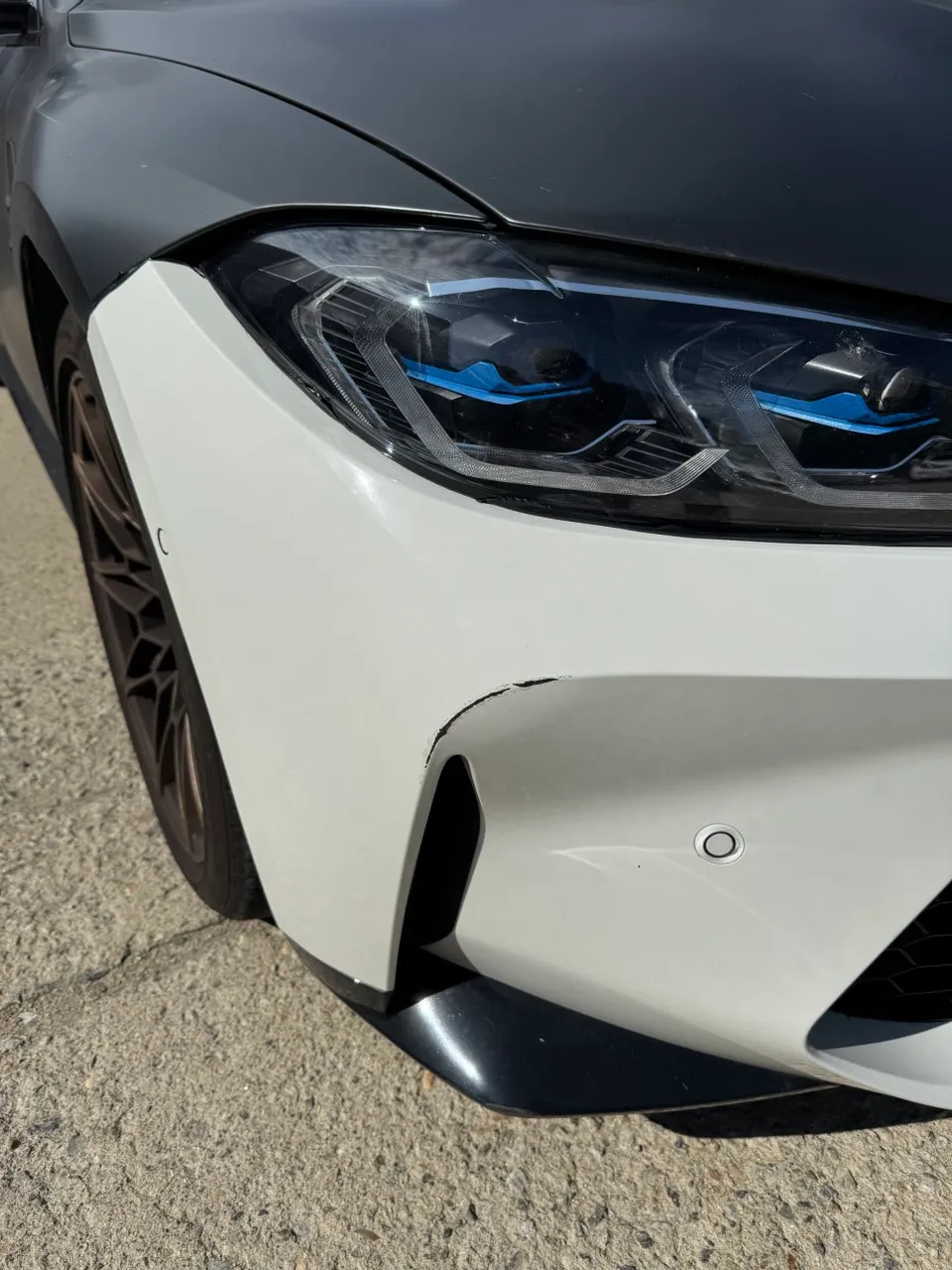 BMW M4のカーラッピング事例｜費用目安・仕上がり 施工写真 2-1
