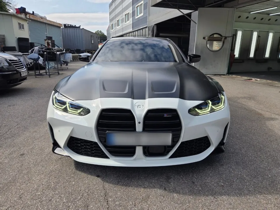 BMW M4のカーラッピング事例｜費用目安・仕上がり 施工写真 2-2