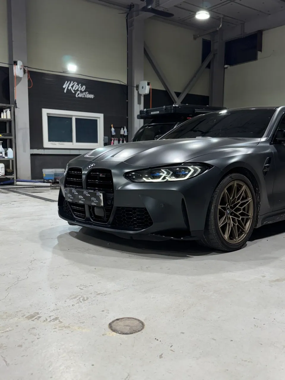 BMW M4のカーラッピング事例｜費用目安・仕上がり 施工写真 1-3