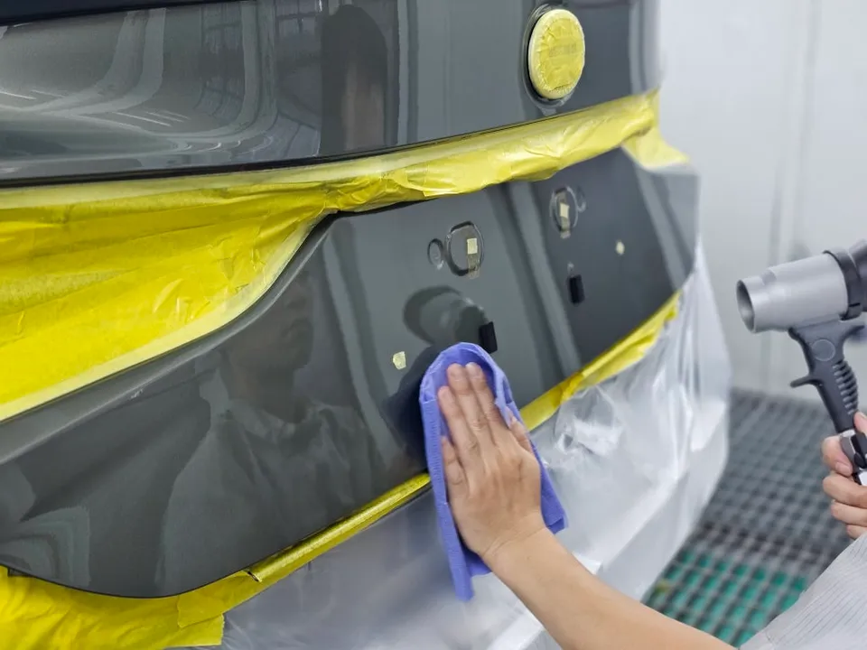 Lexus ES 300hのPPF施工事例 施工写真 3-2