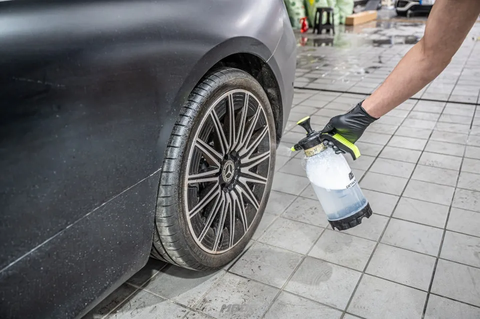 Mercedes-Benz CLEのガラスコーティング事例|韓国での施工 施工写真 1-3