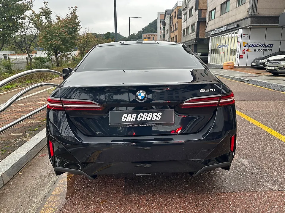 BMW G60 カーラッピング事例｜費用目安・仕上がり 施工写真 3-1