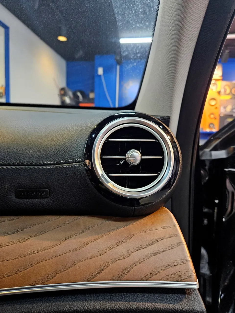 Mercedes-Benz E-Class W213 ambient lighting - Mercedes-Benz E-Class W213 Ambient Lighting Review photo 3