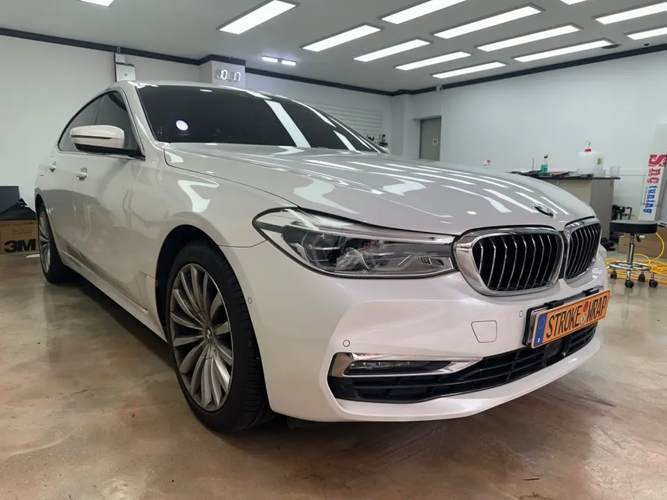 BMW 6 Series GT カーラッピング事例|クローム除去・ルーフスキン 施工写真 1-1