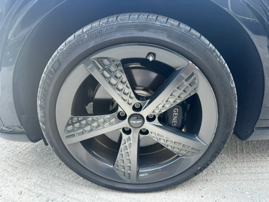Genesis GV70 Wheel Repair & Painting Review photo 1