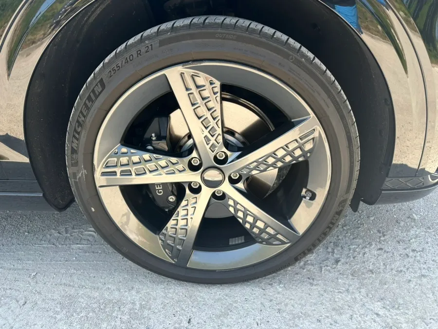 Genesis GV70 Wheel Repair & Painting Review photo 2