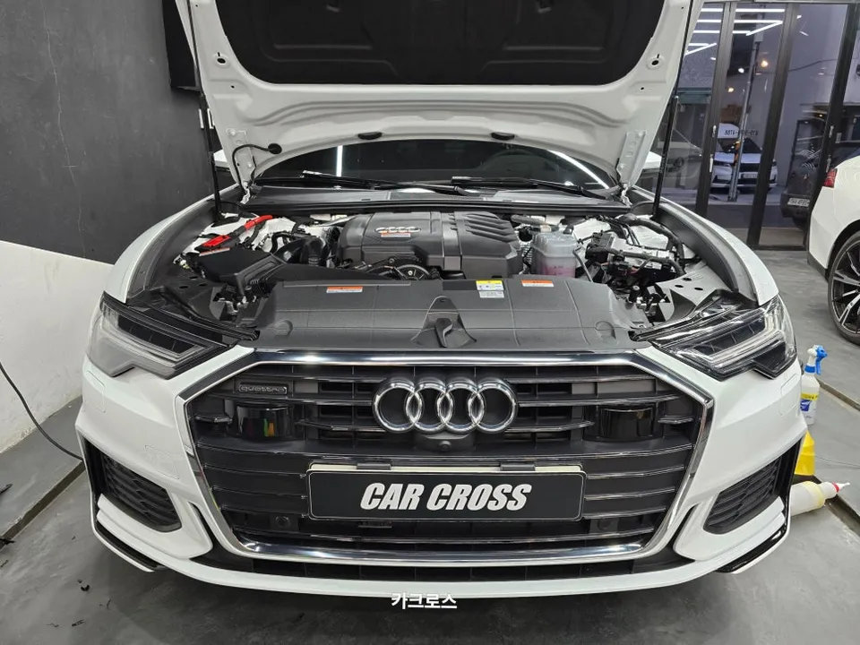 Audi A6のカーラッピング事例｜クロームパーツのブラックアウト 施工写真 3-1