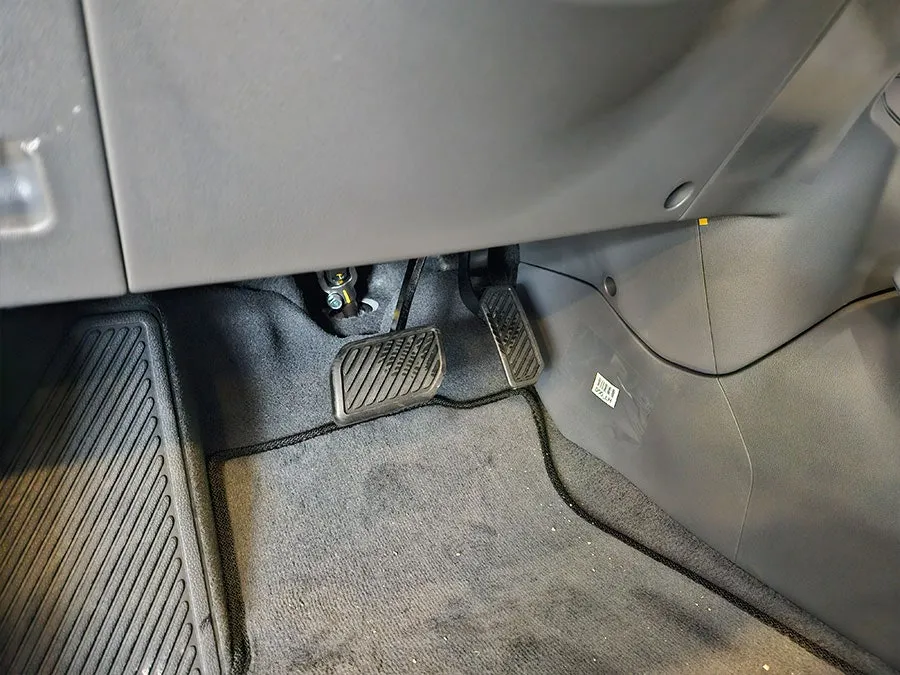 Kia EV3 oem options - Kia EV3 OEM Pedal Upgrade Review — Enhanced Comfort & Style photo 2