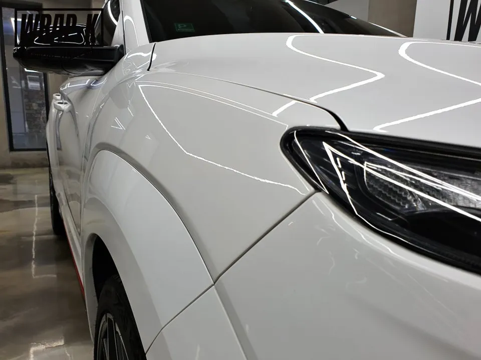 Hyundai Konaのカーラッピング事例 施工写真 2-2