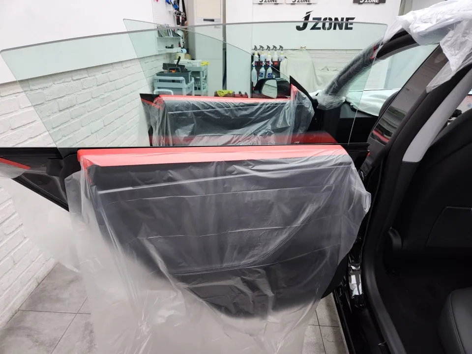 Tesla Model 3 PPF施工事例|費用目安と仕上がり 施工写真 1-3