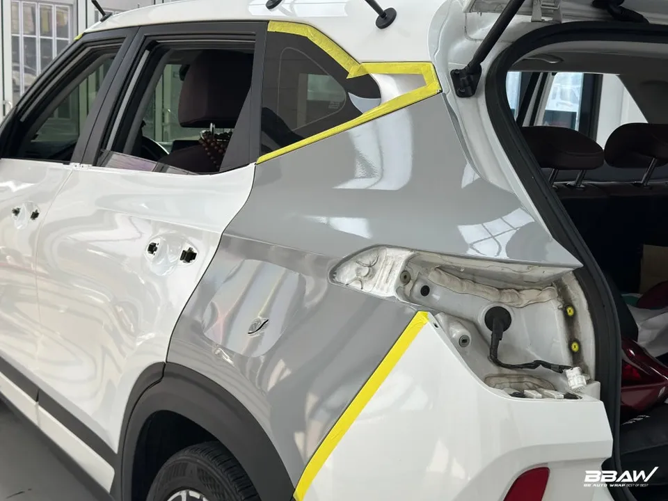 Kia Seltosのカーラッピング事例｜費用目安・仕上がり 施工写真 1-2