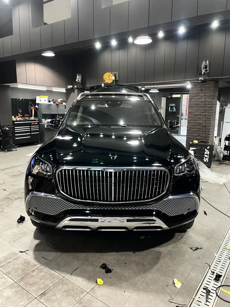 Mercedes-Benz GLS Maybachのカーラッピング事例|費用目安・仕上がり 施工写真 1-2