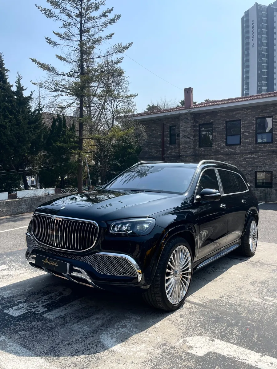 Mercedes-Benz GLS Maybachのカーラッピング事例|費用目安・仕上がり 施工写真 3-2