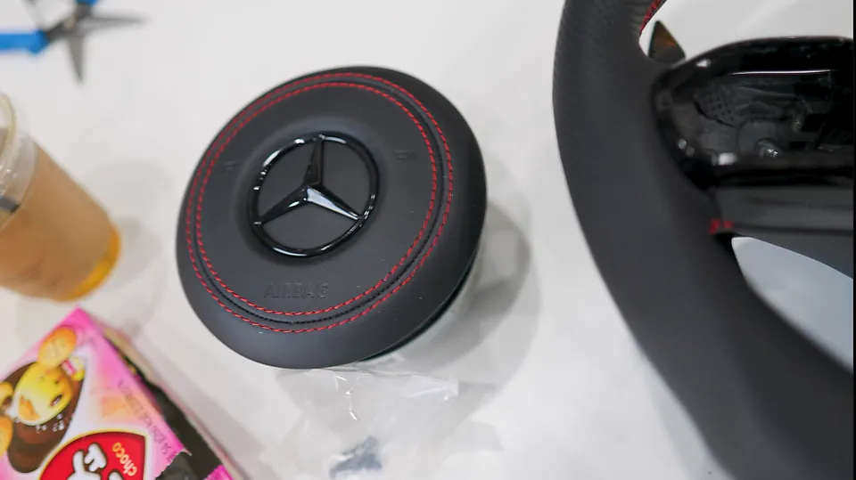 Mercedes-Benz GLE53 AMG W167 steering wheel - Mercedes-Benz GLE53 AMG Custom Steering Wheel Upgrade photo 3