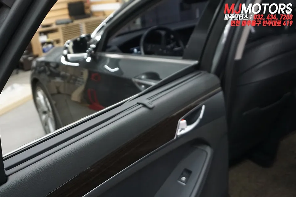 Genesis G80 oem options - Genesis G80 2nd Row Manual Curtain Installation Review photo 4