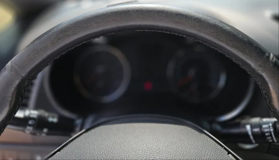 Kia K3 steering wheel - Kia K3 Steering Wheel Customization Review - Beige Two-Tone photo 5