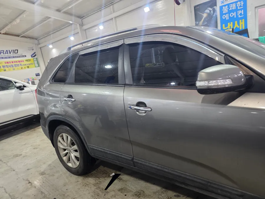 Kia Sorento R window tinting - Kia Sorento R Window Tinting Review: Cost & Results photo 3
