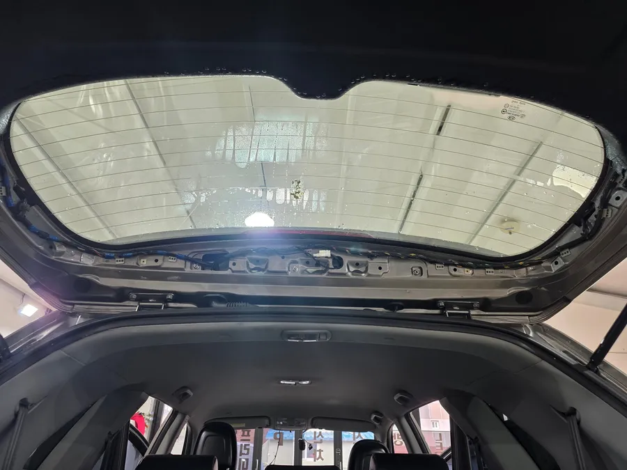 Kia Sorento Rのカーフィルム施工事例 施工写真 2-2