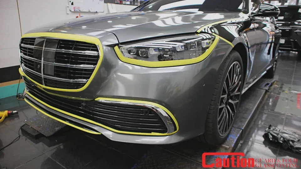 メルセデス・ベンツ S580 カーラッピング事例|費用目安・仕上がり 施工写真 3-3