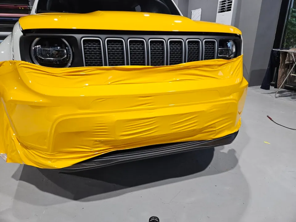 Jeep Renegadeのカーラッピング事例|費用目安・仕上がり 施工写真 1-2