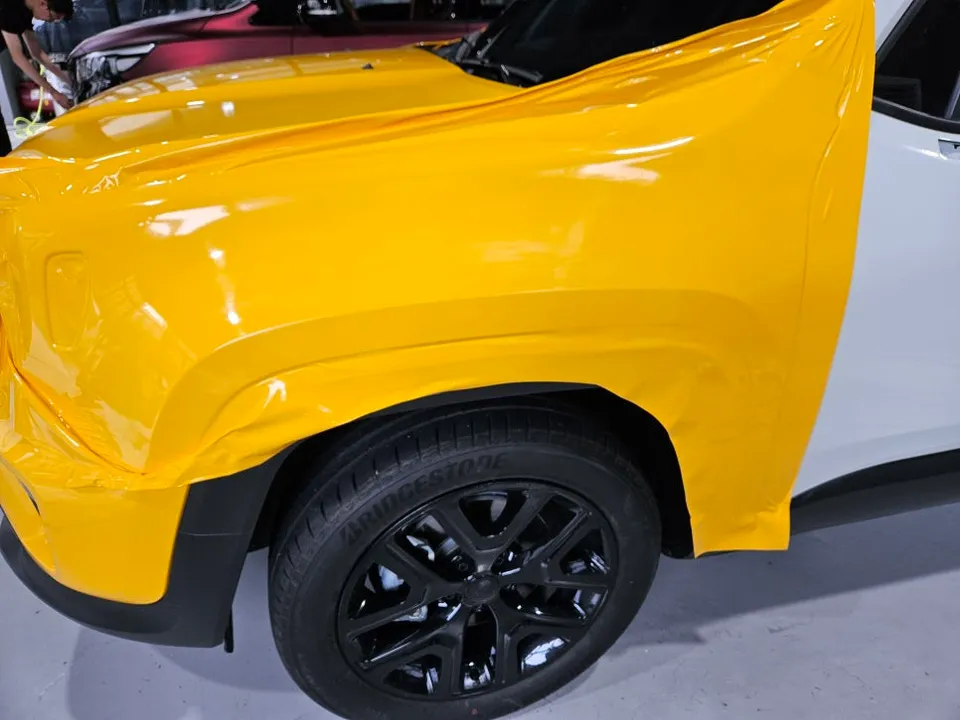 Jeep Renegadeのカーラッピング事例|費用目安・仕上がり 施工写真 3-2