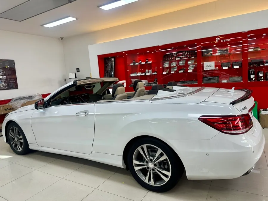 Mercedes-Benz E-Class Cabriolet ambient lighting - Mercedes-Benz E-Class Cabriolet Ambient Lighting Upgrade photo 4