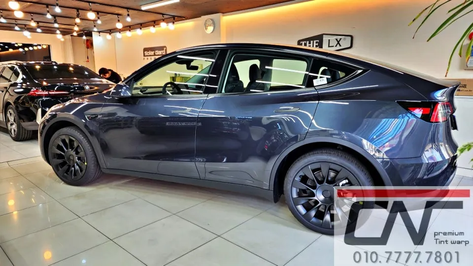 Tesla Model Y window tinting - Tesla Model Y Window Tinting Review: Solar Gard S-Line photo 3
