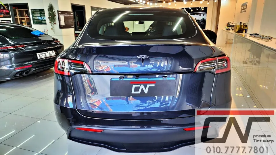 Tesla Model Y window tinting - Tesla Model Y Window Tinting Review: Solar Gard S-Line photo 4