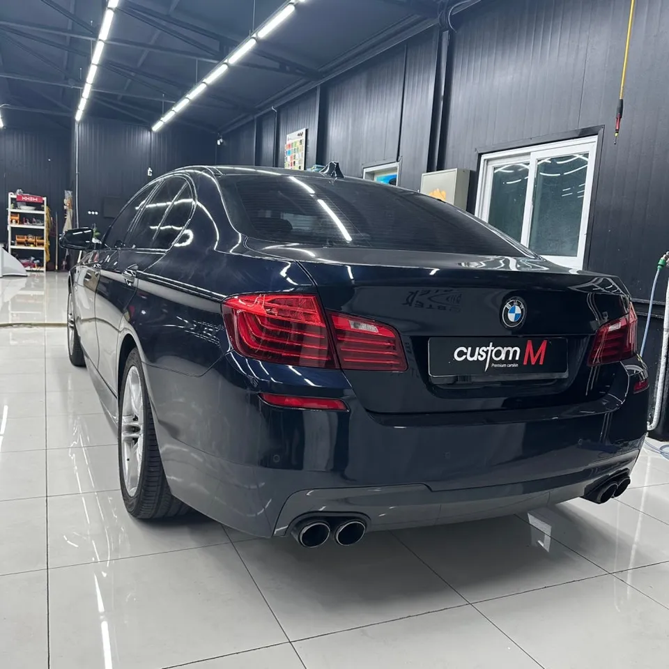 BMW 5 Seriesのカーラッピング事例｜費用目安・仕上がり 施工写真 2-1