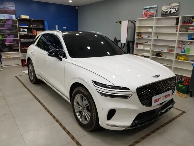 Genesis GV70 vinyl wrap - Genesis GV70 Vinyl Wrap Review — Roof & Mirror Color Change photo 6