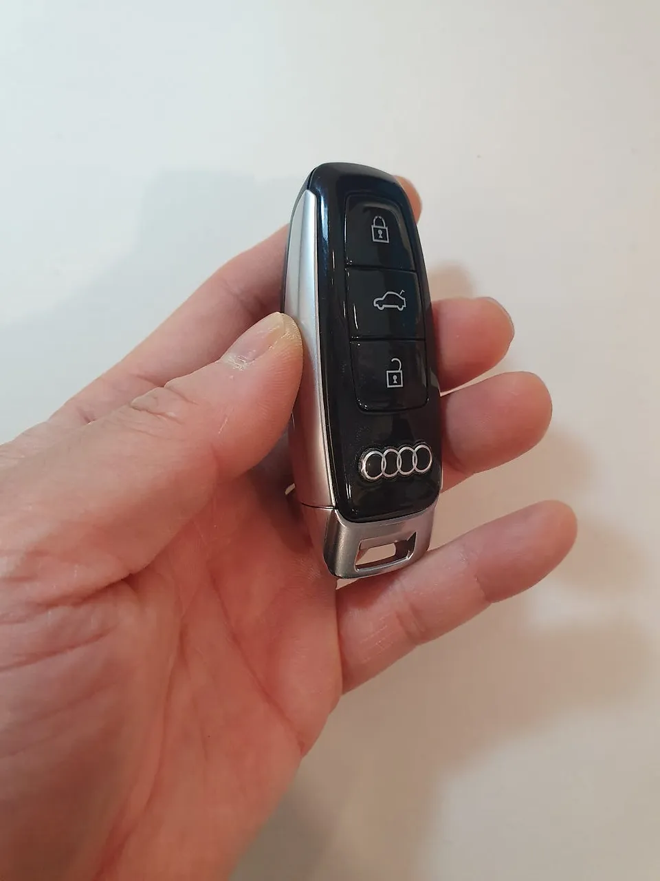 Audi A6 oem options - Audi A6 OEM Options Review: Smart Key Button Repair photo 4