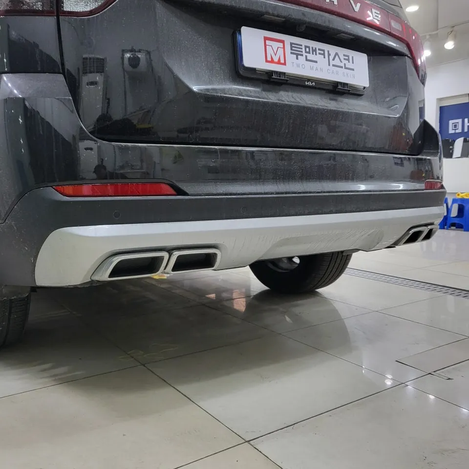 Kia Mohaveのカーラッピング事例|費用目安・仕上がり 施工写真 2-3
