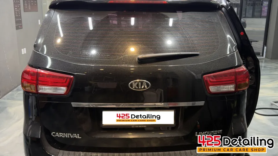 Kia Carnivalのガラスコーティング事例 施工写真 1-2