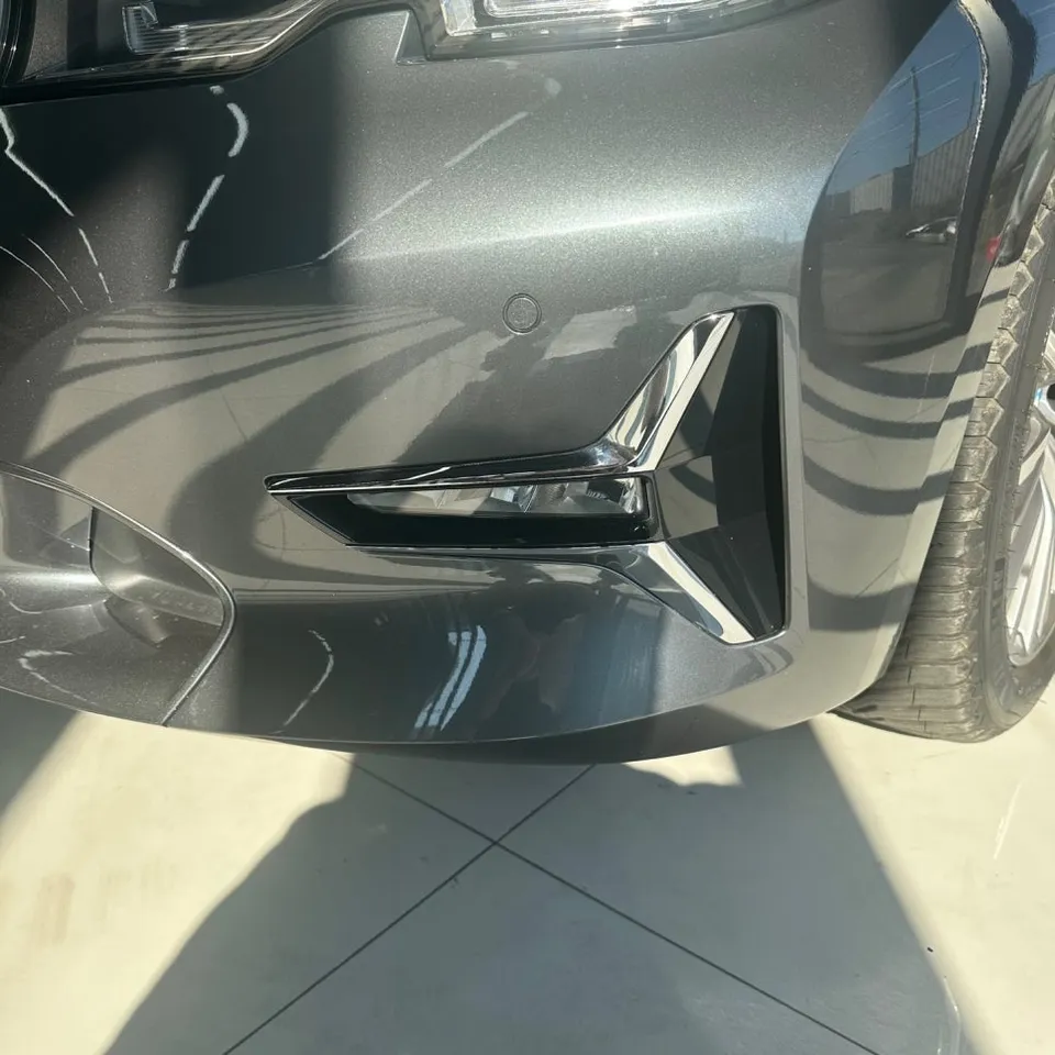 BMW 3 Series vinyl wrap - BMW 3 Series Chrome Delete Wrap Review photo 3
