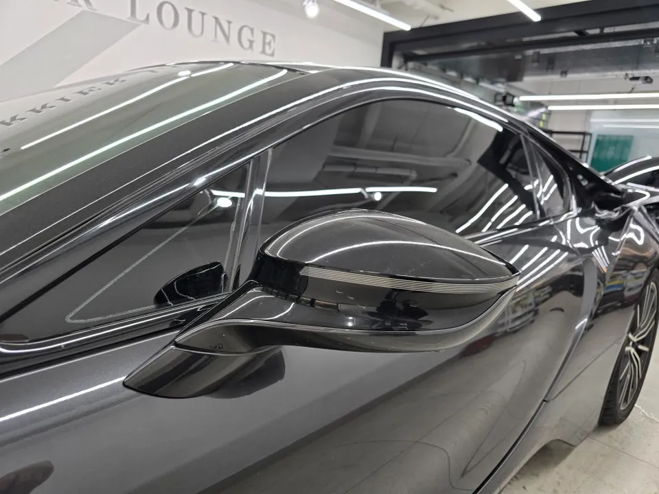 BMW i8 vinyl wrap - BMW i8 Vinyl Wrap Review: Carmine Red Perfection photo 4