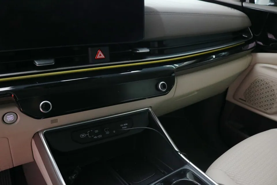 Kia Carnival Hi-Limousine PPF施工事例|費用目安・仕上がり 施工写真 2-3