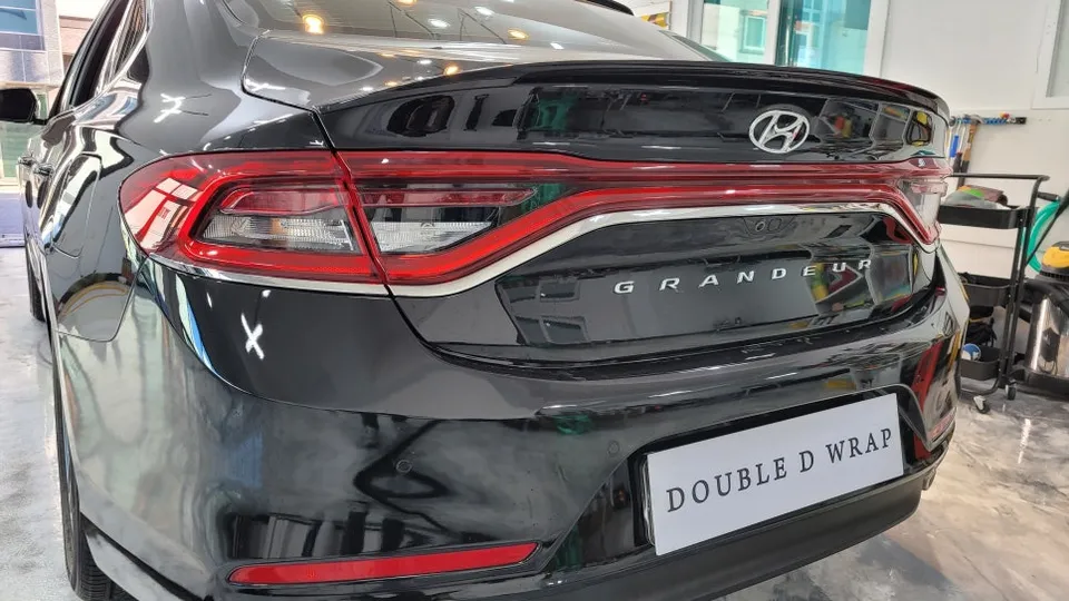 Hyundai Azeraのカーラッピング事例|クローム除去で印象激変 施工写真 1-3