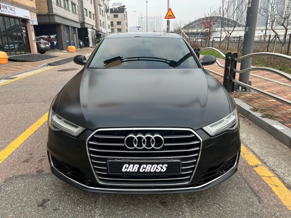 Audi A6のカーラッピング事例｜費用目安・仕上がり 施工写真 2-1