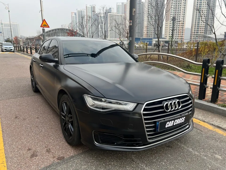 Audi A6のカーラッピング事例｜費用目安・仕上がり 施工写真 3-1