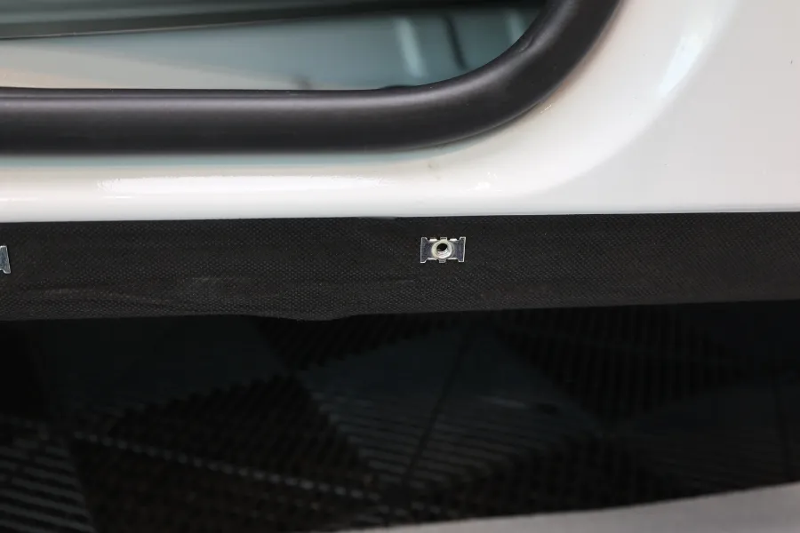 Kia Carnivalのカーフィルム施工事例｜費用目安・仕上がり 施工写真 2-3