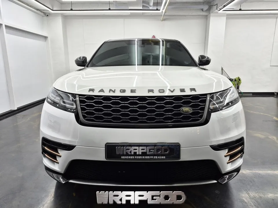 Land Rover Range Rover Velarのカーラッピング事例 施工写真 3-2