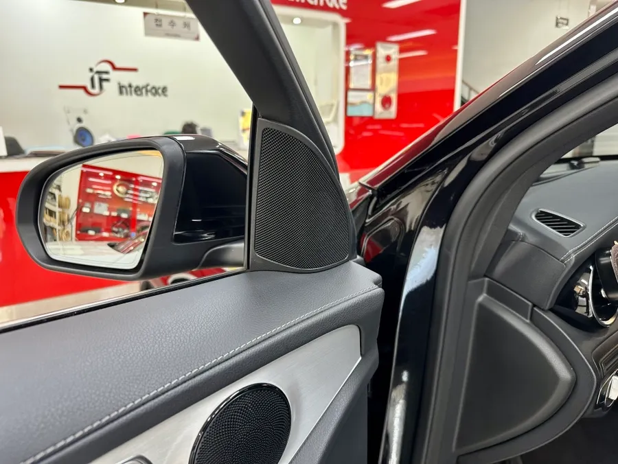 Mercedes-Benz GLC 300 car audio - Mercedes-Benz GLC 300 Car Audio Upgrade Review photo 5