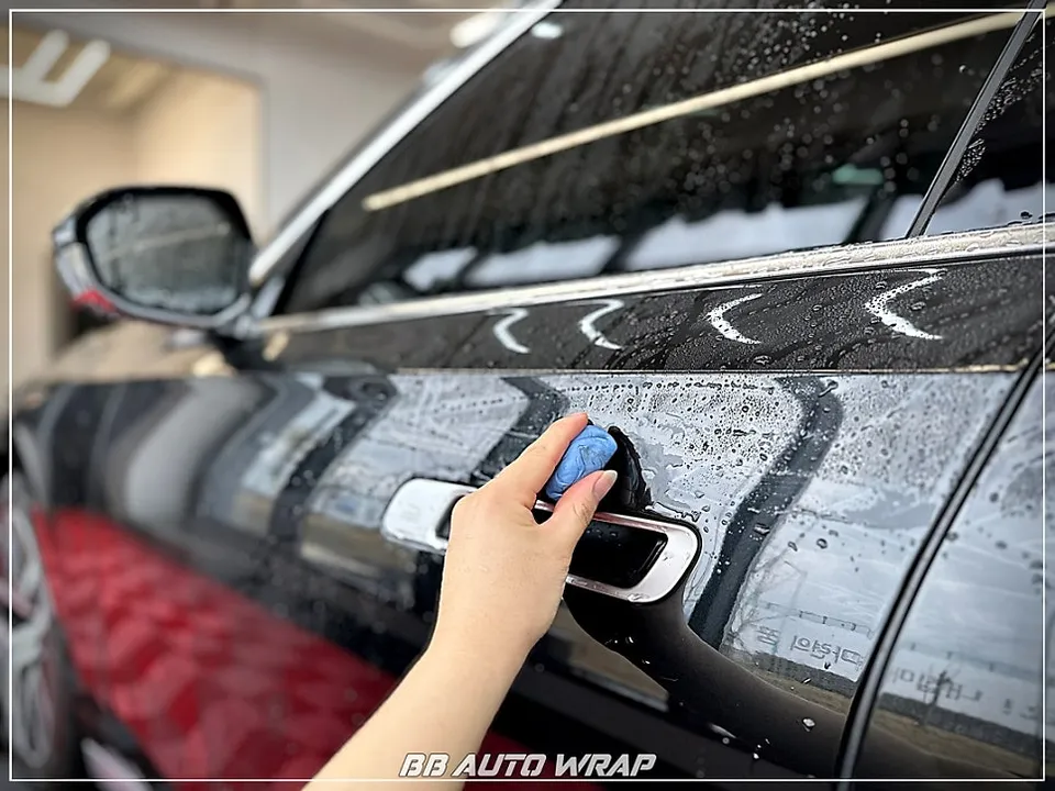 BMW 7 Series G11のカーラッピング事例|費用目安・仕上がり 施工写真 4-2