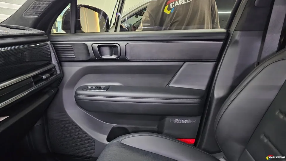 Hyundai Santa Fe MX5 ambient lighting - Hyundai Santa Fe MX5 Ambient Lighting Review — Enhanced Interior photo 3