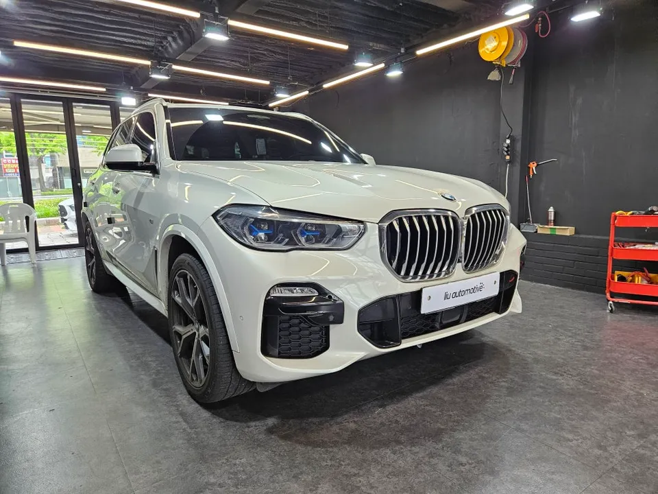 BMW X5 Ambient Lighting Review — Enhanced Interior Ambiance photo 4