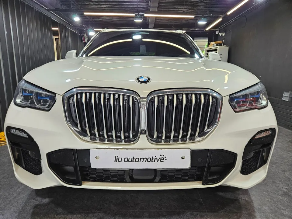 BMW X5 ambient lighting - BMW X5 Ambient Lighting Review — Enhanced Interior Ambiance photo 4