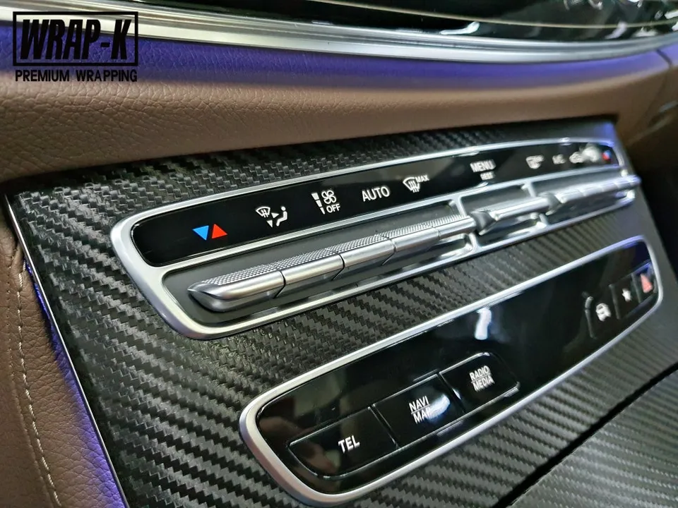 Mercedes-Benz Eクラスのカーラッピング事例|韓国実施工 施工写真 1-2
